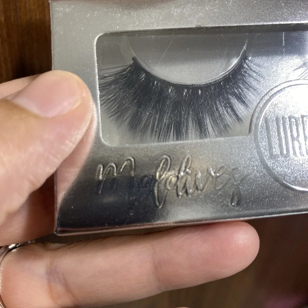 Lurella‎ Cosmetics Lashes Eyelashes Full Size NEW IN BOX 